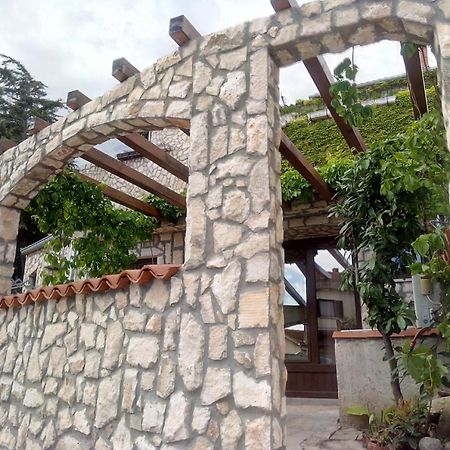 Collins Apartments بولا المظهر الخارجي الصورة